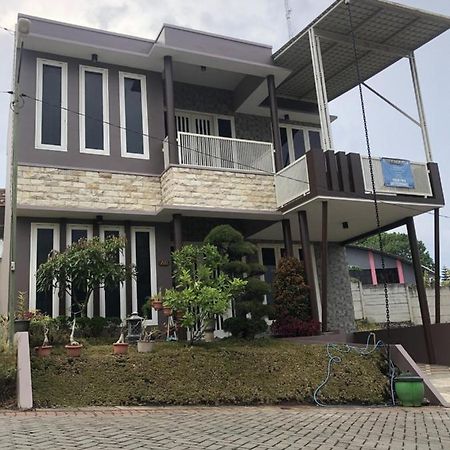 Villa Kusuma Hill A8 Batu  Luaran gambar