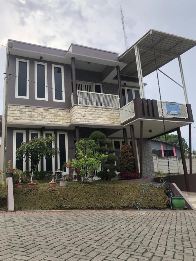 Villa Kusuma Hill A8 Batu  Luaran gambar