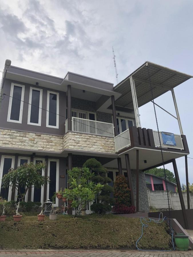 Villa Kusuma Hill A8 Batu  Luaran gambar