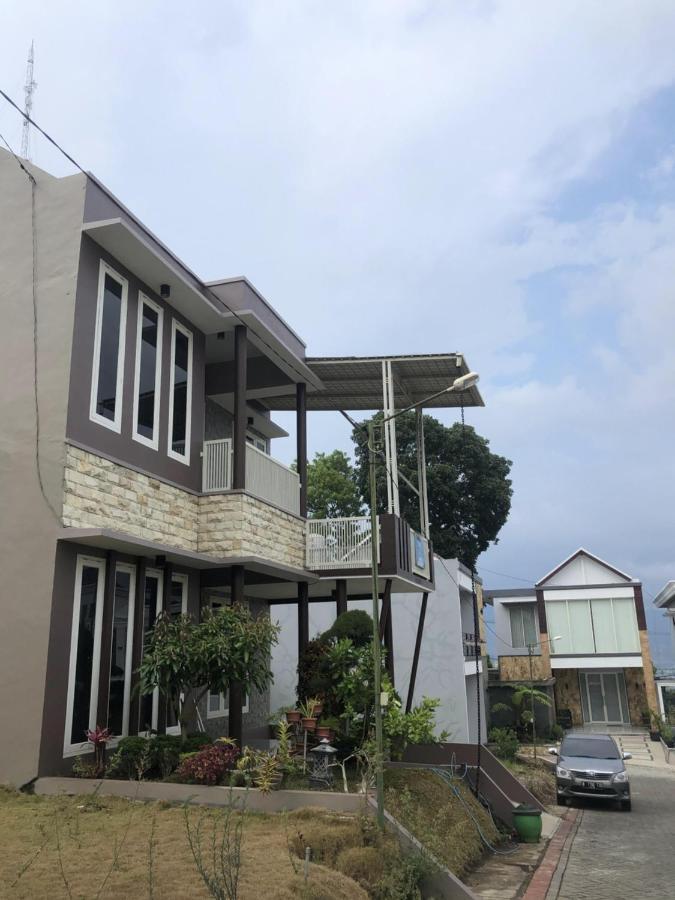 Villa Kusuma Hill A8 Batu  Luaran gambar