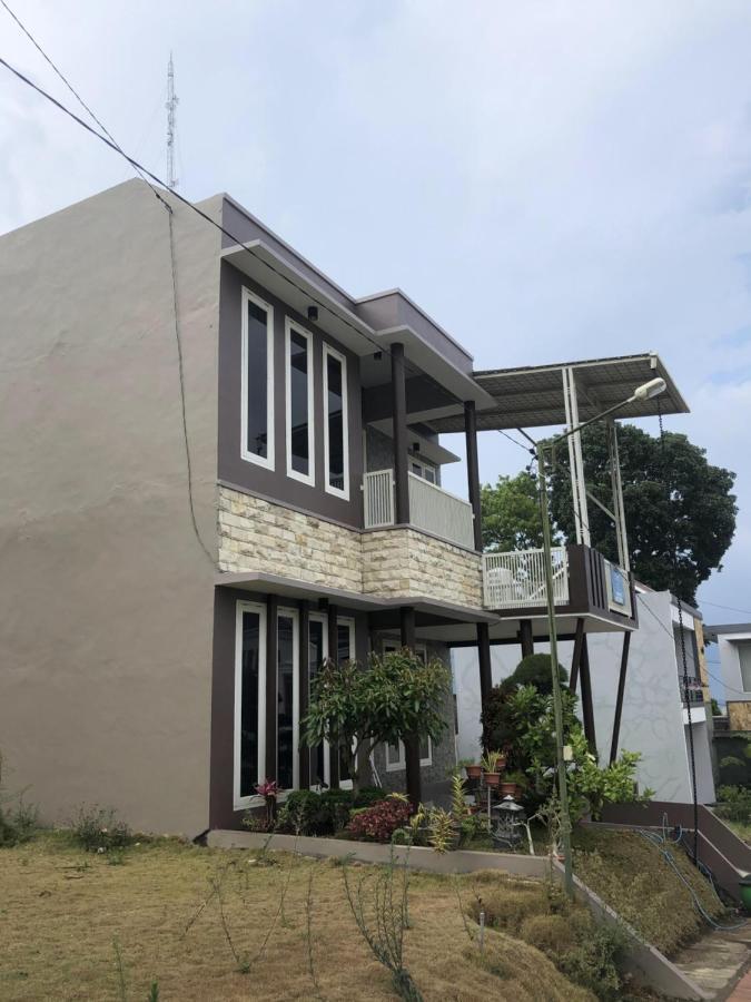 Villa Kusuma Hill A8 Batu  Luaran gambar