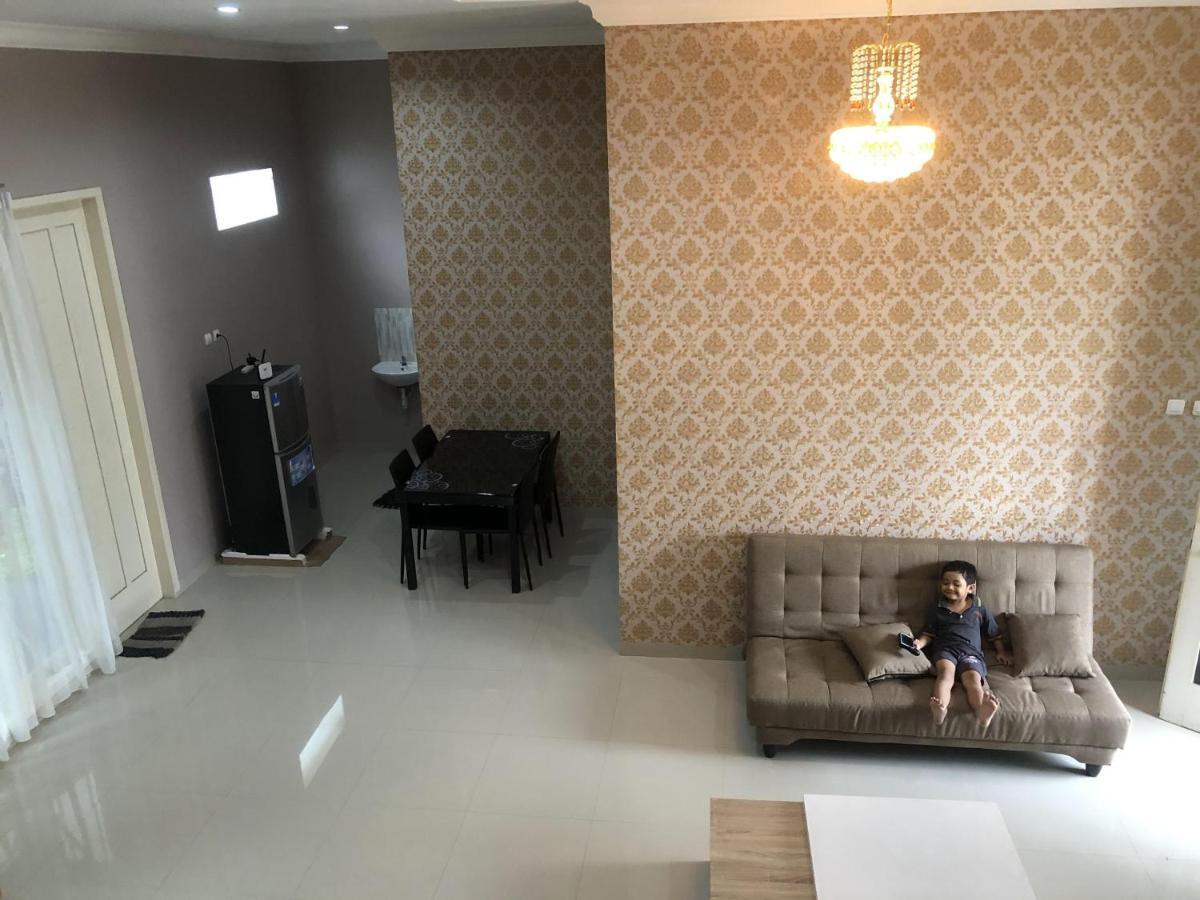 Villa Kusuma Hill A8 Batu  Luaran gambar