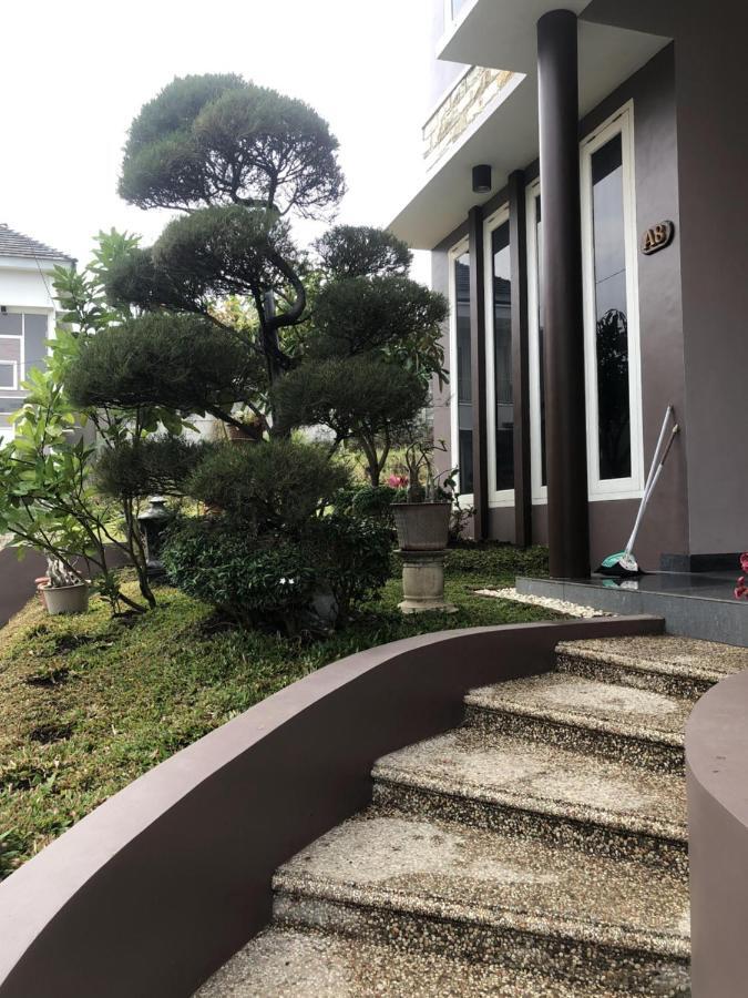 Villa Kusuma Hill A8 Batu  Luaran gambar