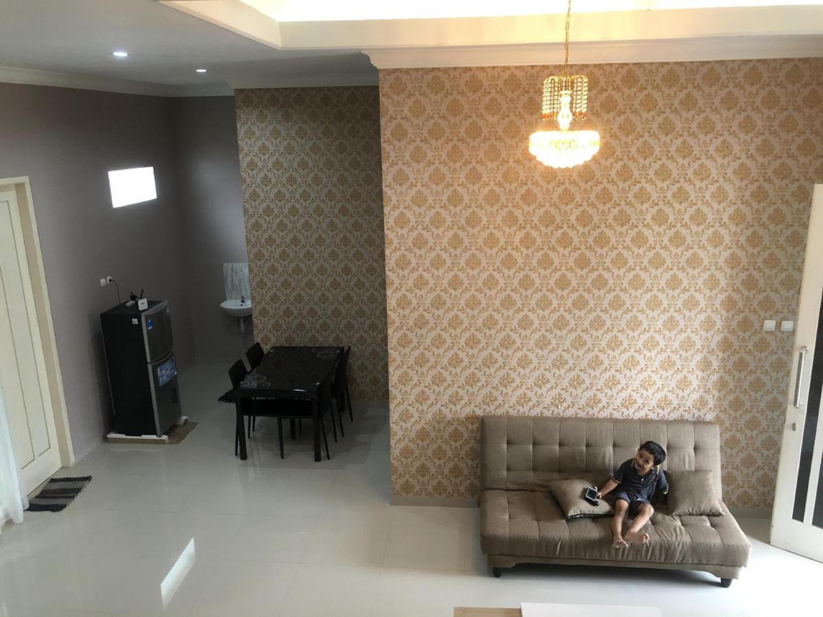 Villa Kusuma Hill A8 Batu  Luaran gambar