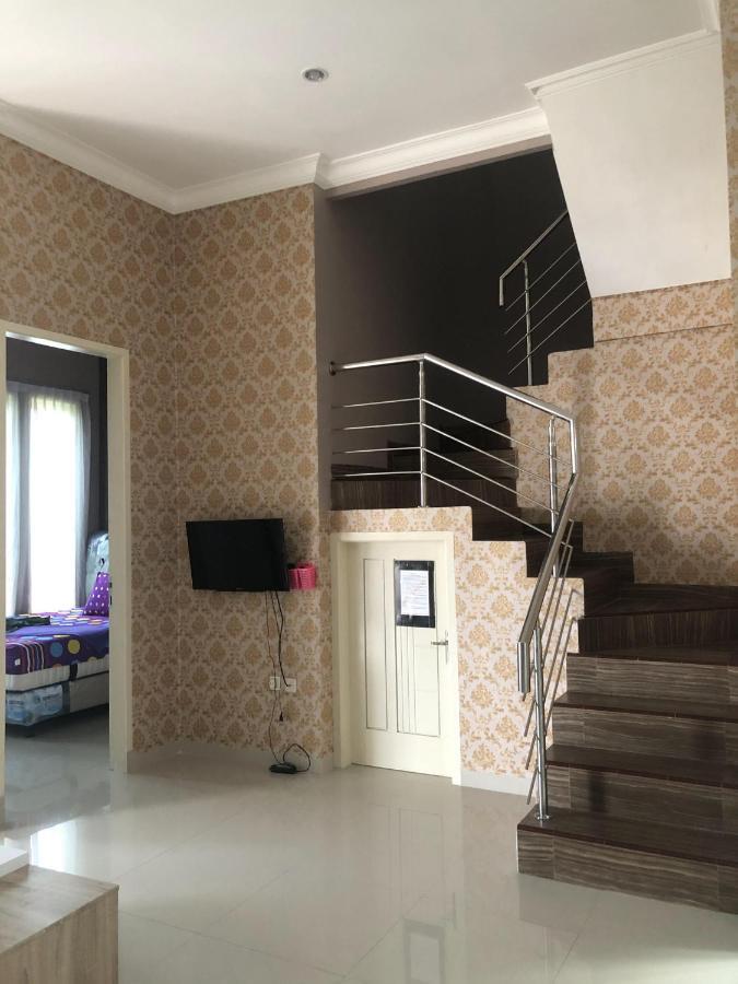 Villa Kusuma Hill A8 Batu  Luaran gambar