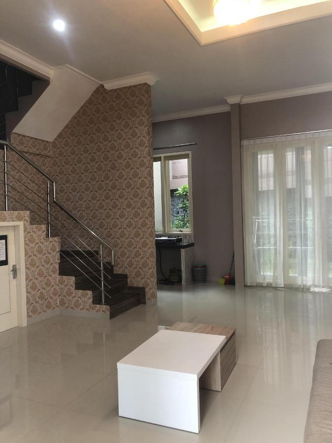 Villa Kusuma Hill A8 Batu  Luaran gambar