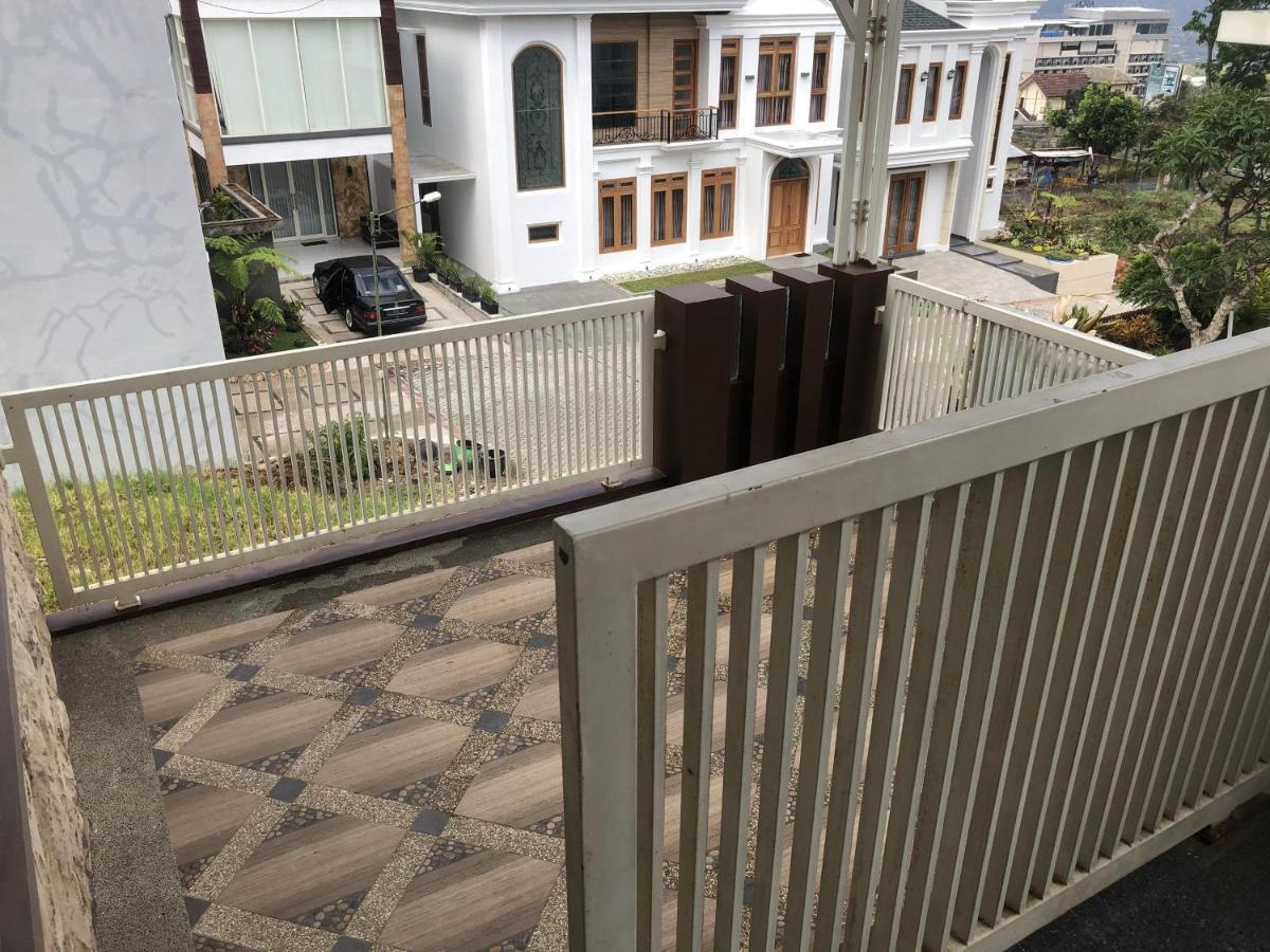 Villa Kusuma Hill A8 Batu  Luaran gambar